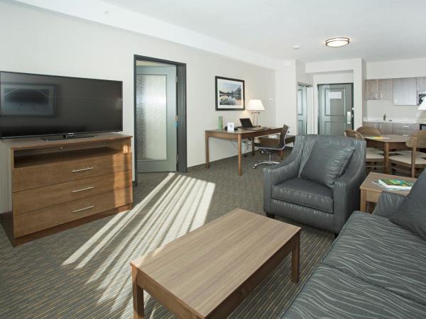 Wingate by Wyndham Calgary Airport : photo 3 de la chambre suite studio lit king-size - non-fumeurs