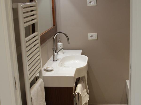 B&B I Propilei di San Girolamo : photo 6 de la chambre chambre double avec salle de bains privative