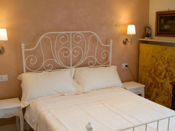 B&B I Propilei di San Girolamo : photo 1 de la chambre chambre simple avec salle de bains privative