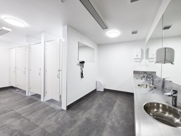 The Bealey Quarter : photo 6 de la chambre hébergement lits jumeaux avec installations communes - the lodge