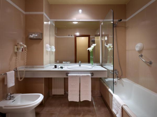 Exe Hotel El Magistral : photo 4 de la chambre chambre double avec lit d'appoint