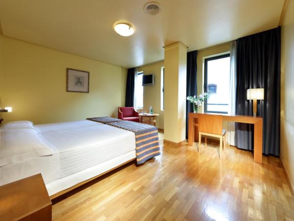 Exe Hotel El Magistral : photo 2 de la chambre chambre double avec lit d'appoint