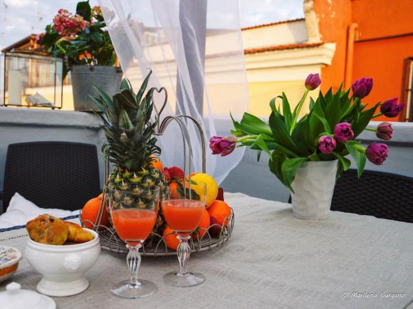 Marè Rooms Bari old town center : photo 2 de la chambre chambre double avec balcon