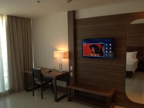 Américas Barra Hotel : photo 2 de la chambre chambre lit king-size avec balcon