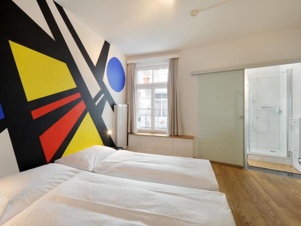 Hotel National Bern : photo 6 de la chambre chambre lit queen-size Économique