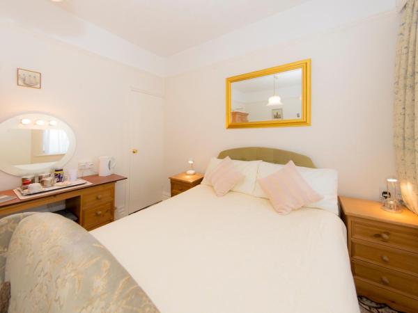 Shoreline Accommodation : photo 2 de la chambre chambre double avec salle de bains privative