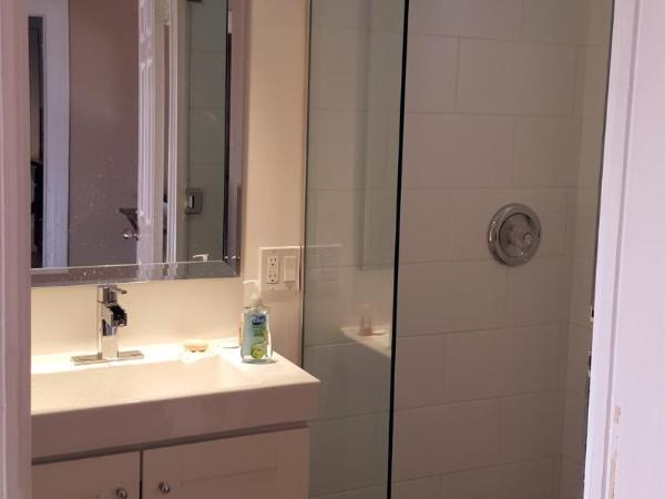 The Novel Stay : photo 8 de la chambre suite lit queen-size avec salle de bains commune