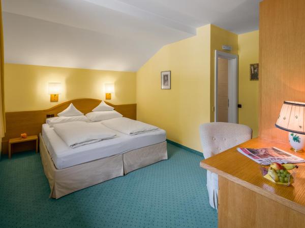 Hotel Haus Arenberg : photo 4 de la chambre grande chambre double 