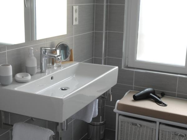 Au Coeur De Beauvais : photo 7 de la chambre chambre double ou lits jumeaux supérieure avec vue sur ville