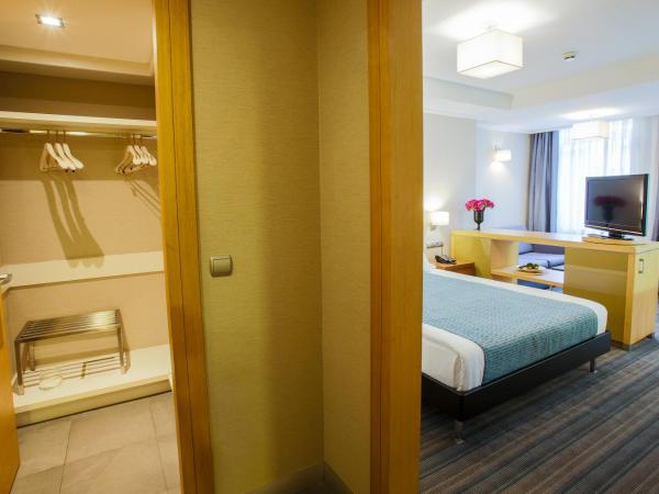 Housez Suites & Apartments Special Class : photo 5 de la chambre suite supérieure 