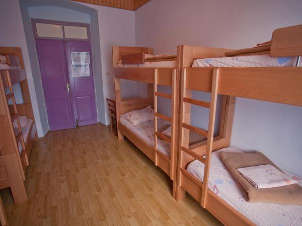 HI Hostel Pula : photo 4 de la chambre lit dans dortoir mixte de 8 lits