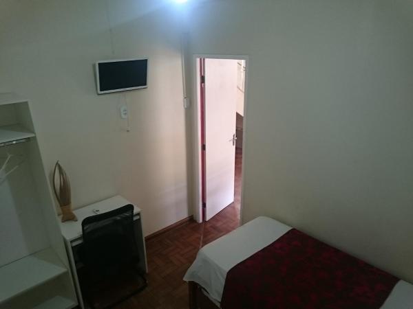 Pousada Acácia da Barra : photo 8 de la chambre twin room with pull out bed and a fan