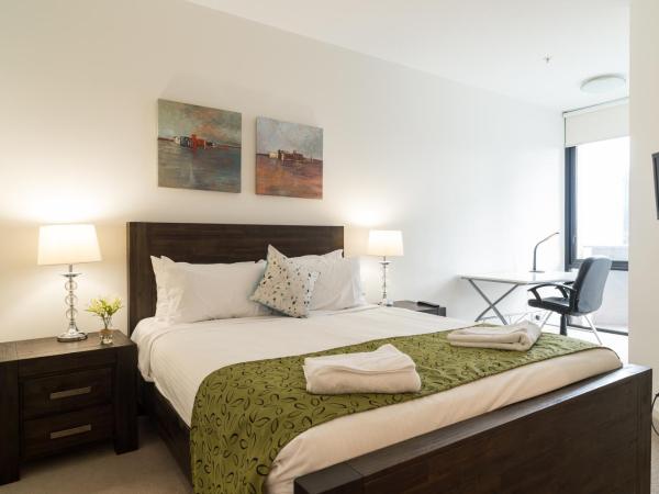 AKOM AT Docklands : photo 5 de la chambre appartement 2 chambres et 1 salle de bains avec vue - metropolitan