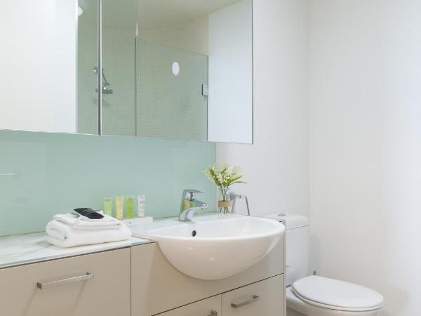 AKOM AT Docklands : photo 6 de la chambre appartement 2 chambres et 1 salle de bains avec vue - metropolitan