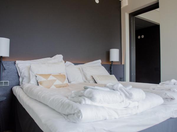 Frösö Park Hotel : photo 2 de la chambre suite lit king-size