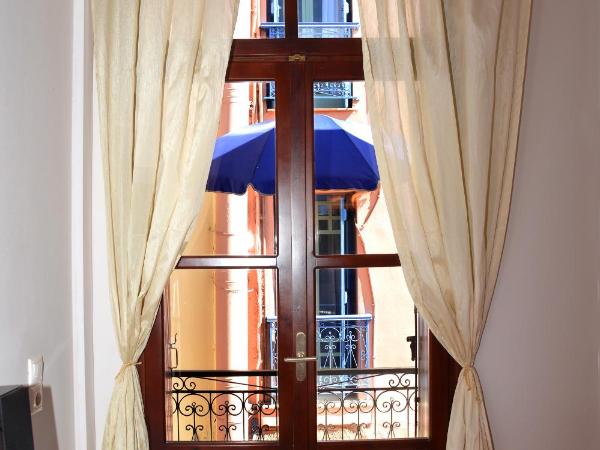 Enetiko Rooms : photo 9 de la chambre chambre double ou lits jumeaux avec balcon