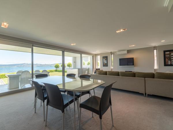 Sacred Waters Taupo : photo 5 de la chambre appartement 4 chambres face au lac