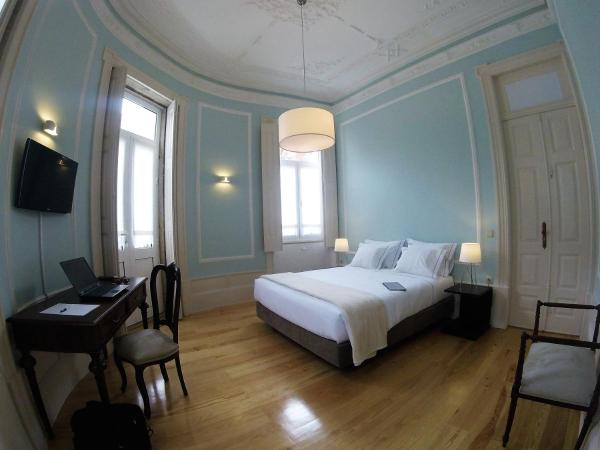 Dukes Corner Guest House : photo 5 de la chambre suite familiale avec balcon
