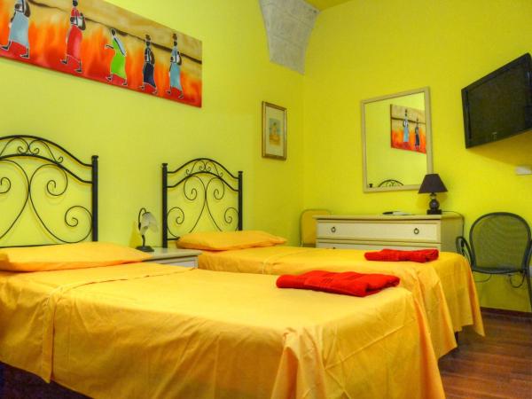 B&B La Corte Lecce : photo 5 de la chambre chambre triple