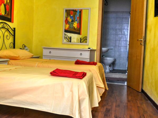 B&B La Corte Lecce : photo 9 de la chambre chambre triple