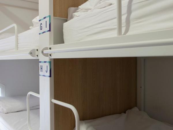 UP Hostel Valencia : photo 10 de la chambre lit dans dortoir mixte de 8 lits