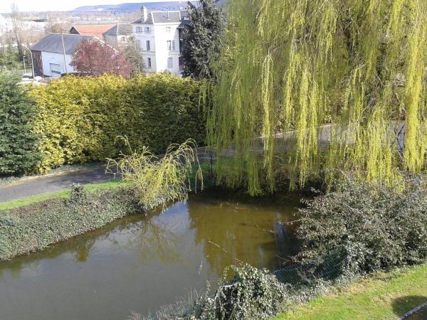 Chambres d'Hôtes Entre Deux Rives : photo 1 de la chambre chambre double - vue sur jardin