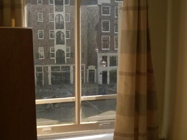 Hotel Tamara : photo 2 de la chambre chambre simple avec salle de bains commune