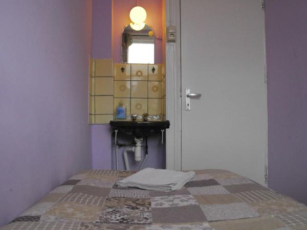 Hotel Tamara : photo 3 de la chambre chambre simple avec salle de bains commune