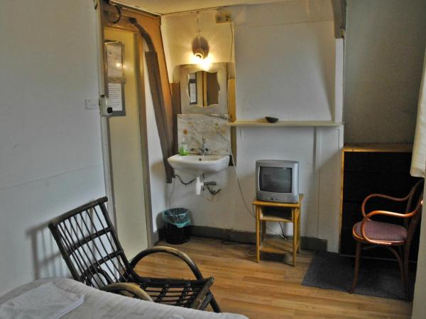 Hotel Tamara : photo 8 de la chambre chambre double standard avec salle de bains commune