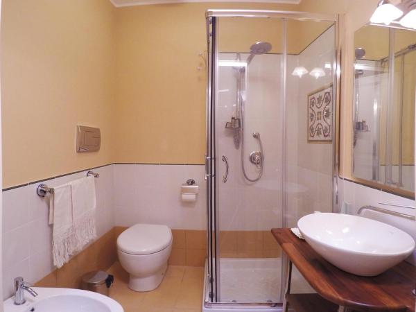 Art Fashion House Luxury Rooms : photo 9 de la chambre chambre double confort avec balcon