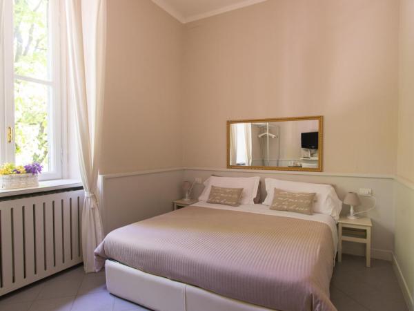 B&B Le Grazie : photo 5 de la chambre chambre double avec salle de bains privative