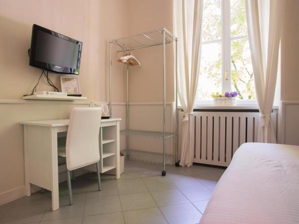 B&B Le Grazie : photo 2 de la chambre chambre double avec salle de bains privative