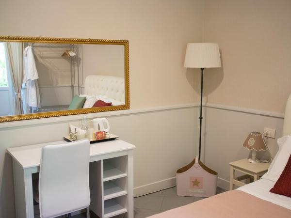 B&B Le Grazie : photo 5 de la chambre chambre double avec salle de bains privative extérieure