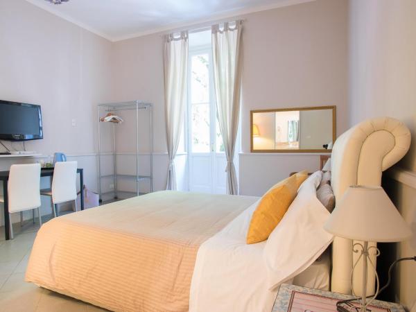 B&B Le Grazie : photo 2 de la chambre chambre familiale avec salle de bains privative