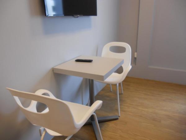 REK Inn : photo 1 de la chambre chambre double avec salle de bains privative