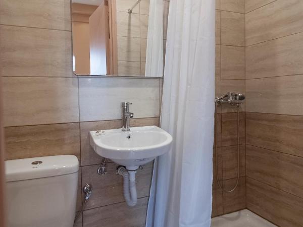 Elikon : photo 5 de la chambre chambre double ou lits jumeaux avec salle de bains privative