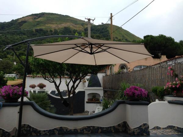 BnB Le Isole : photo 9 de la chambre chambre double ou lits jumeaux - vue sur jardin