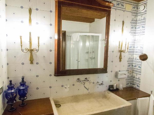 Hotel Palazzo Abadessa : photo 6 de la chambre chambre double deluxe - vue sur jardin