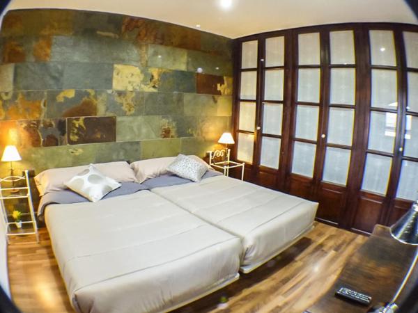 Green Peaks B&B Country House Alojamiento Rural : photo 4 de la chambre chambre lits jumeaux standard - vue sur montagne