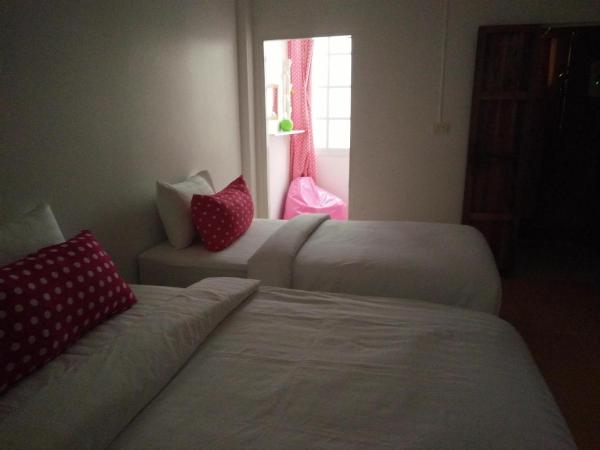 Na-Rak-O Resort : photo 7 de la chambre chambre triple avec salle de bains