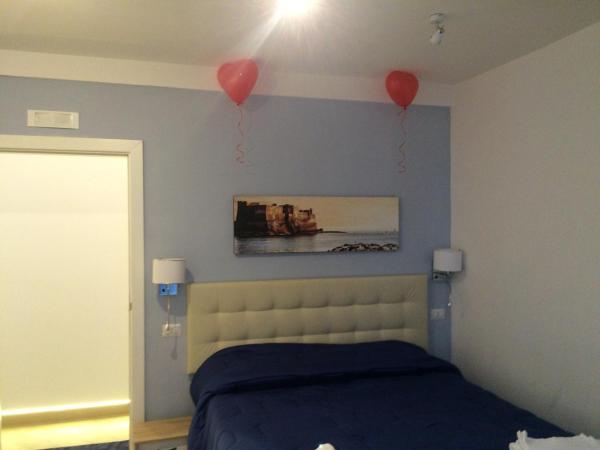 Base Napoli Mergellina : photo 4 de la chambre chambre double ou lits jumeaux avec balcon