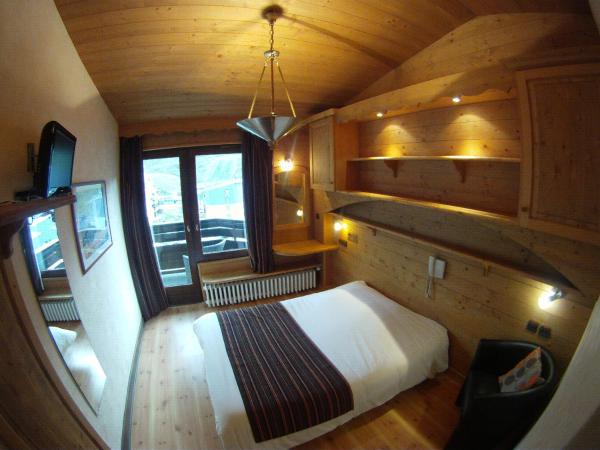 Hôtel La Vanoise : photo 1 de la chambre chambre double confort avec vue sur la montagne