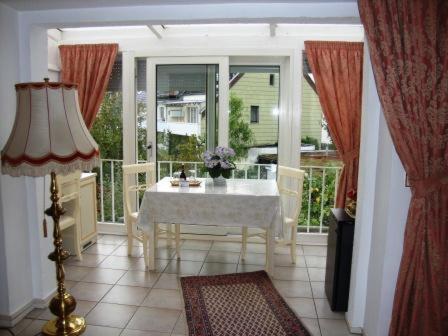 Haus Mooren, Hotel Garni : photo 9 de la chambre chambre double avec jardin d'hiver