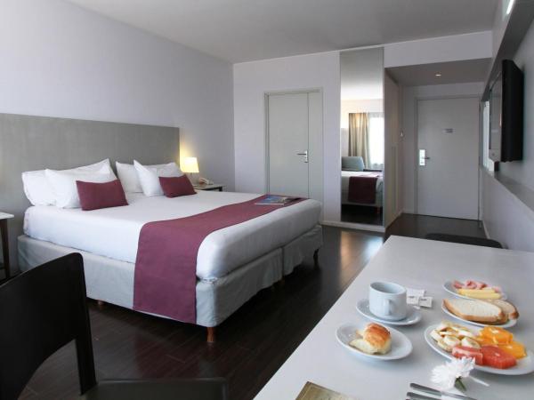 Dazzler by Wyndham Buenos Aires Recoleta : photo 3 de la chambre chambre lit queen-size accessible aux personnes à mobilité réduite - non-fumeurs