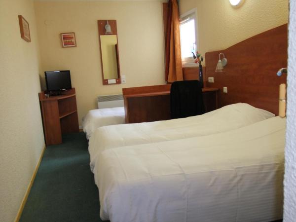 Adams Hotel : photo 5 de la chambre chambre triple avec 1 lit double et 1 lit simple