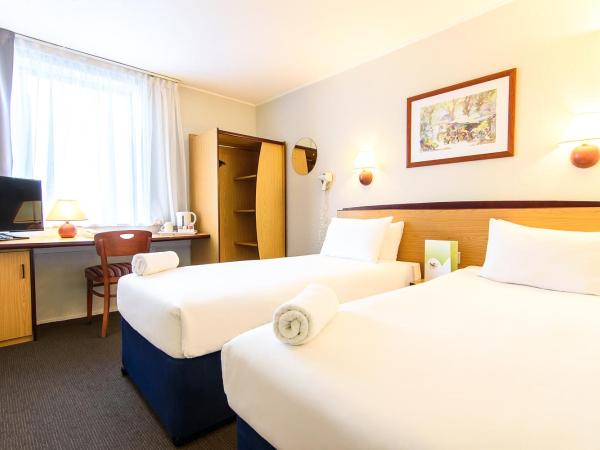 Campanile Manchester : photo 3 de la chambre chambre lits jumeaux