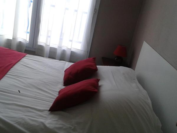 Hotel le Bon Soleil : photo 1 de la chambre chambre double avec salle de bains privative