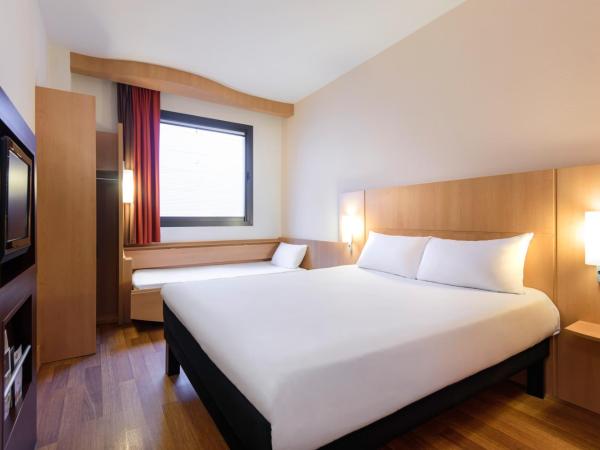 Ibis Bilbao Centro : photo 2 de la chambre chambre double standard avec lit d'appoint