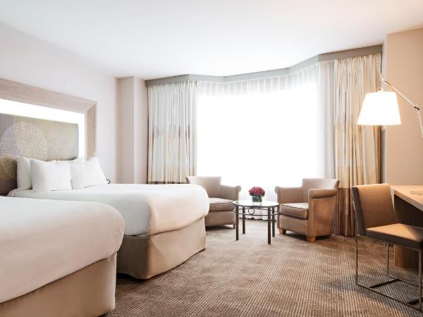 Novotel Montreal Center : photo 2 de la chambre chambre double supérieure avec deux lits doubles