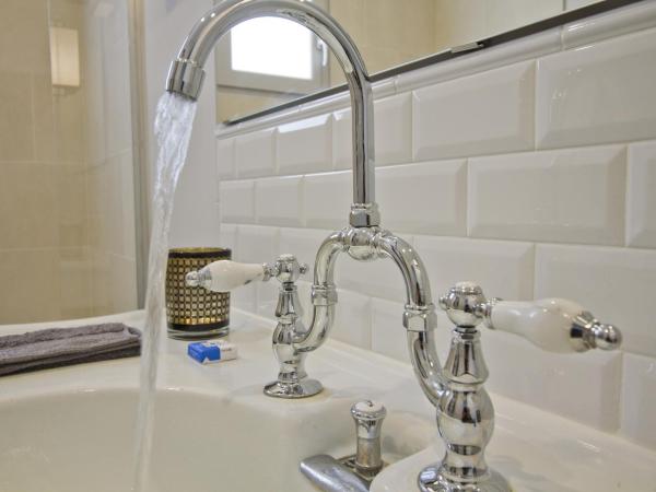 Villa Meridia : photo 4 de la chambre suite 1 chambre lit king-size avec canapé-lit